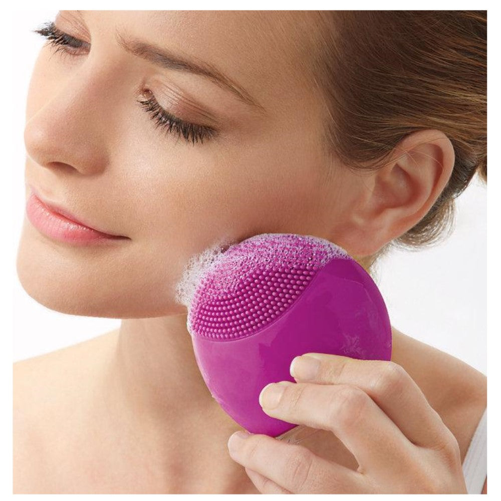 Почистващ уред и масажор за лице